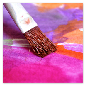 Malen und Basteln am Tisch